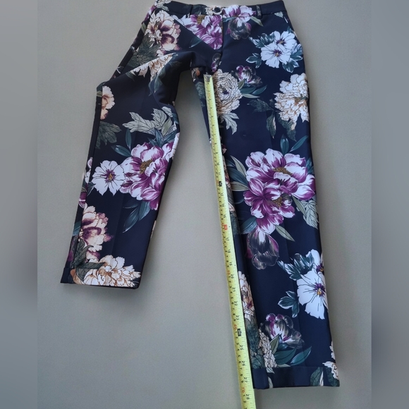 Chapter One Super Comfy Pull-On Floral Pants - Picture 11 of 11